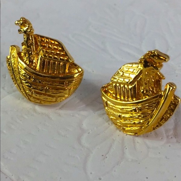 Vintage Premier Designs 80's Noah's Ark Gold Studs - Picture 4 of 5